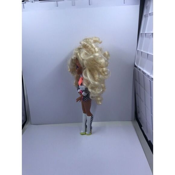 2019 MGA Lol Surprise Speedster Lights OMG Fashion Doll 9in - Picture 4 of 6